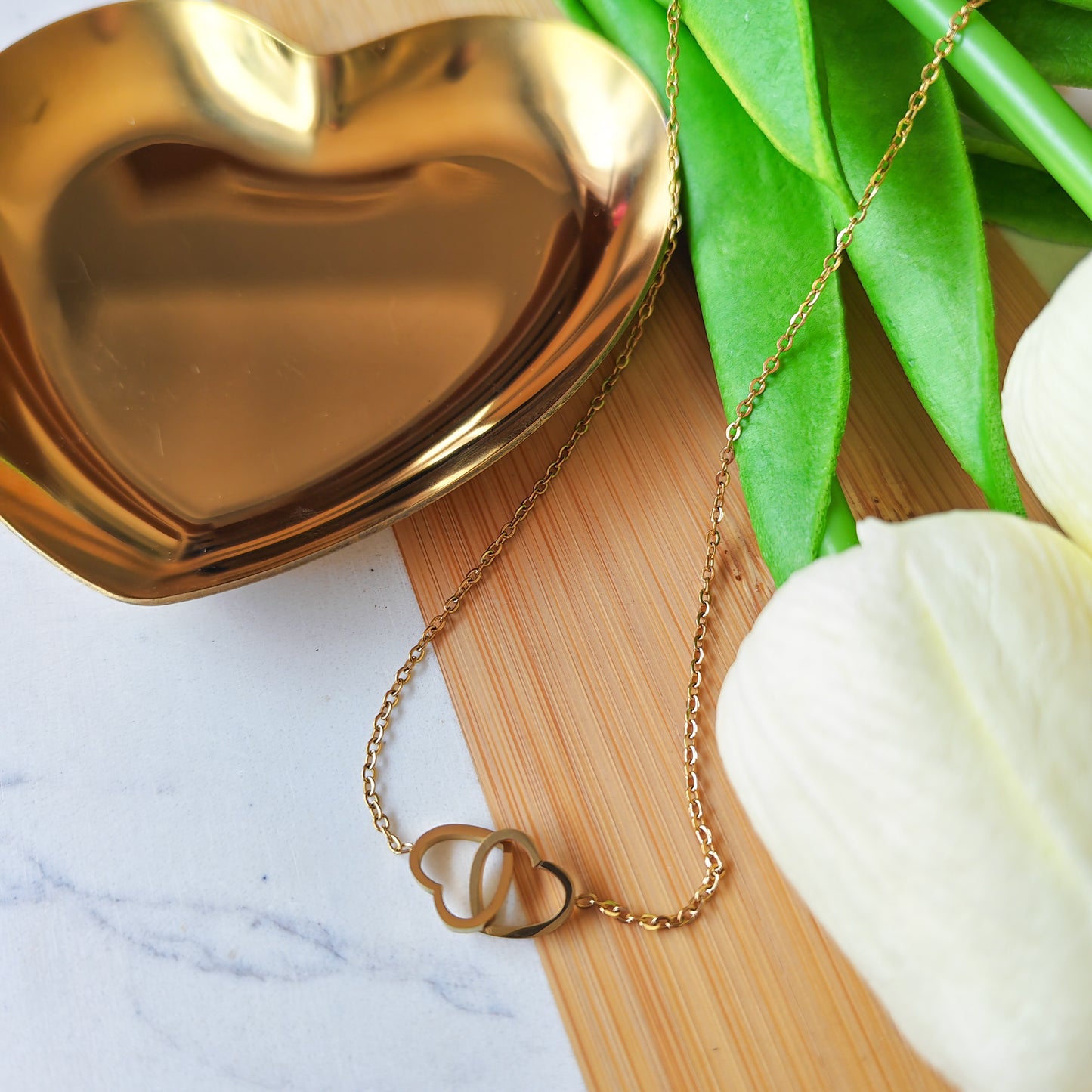 Hold on Heart gold necklace