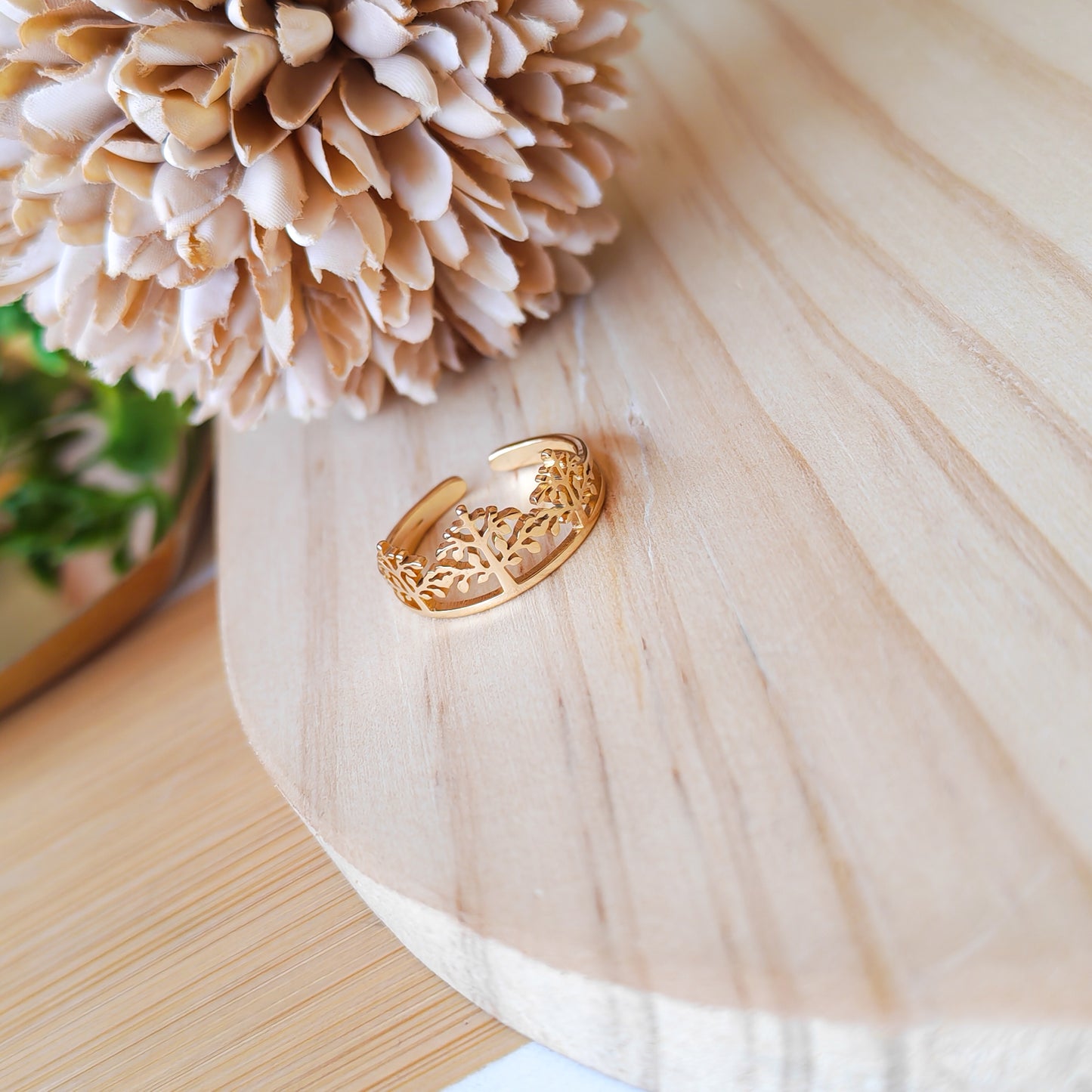 Tree adjustable gold ring