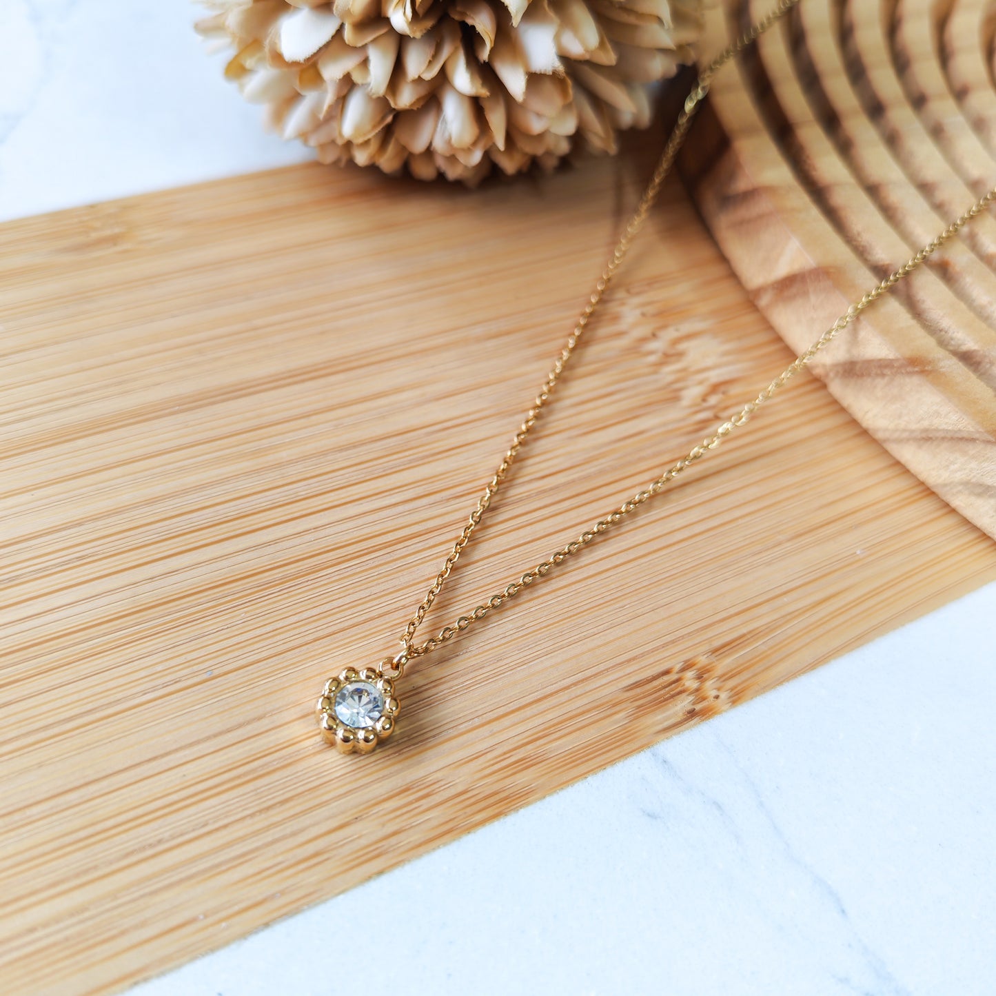 Zircon delicate pendant necklace