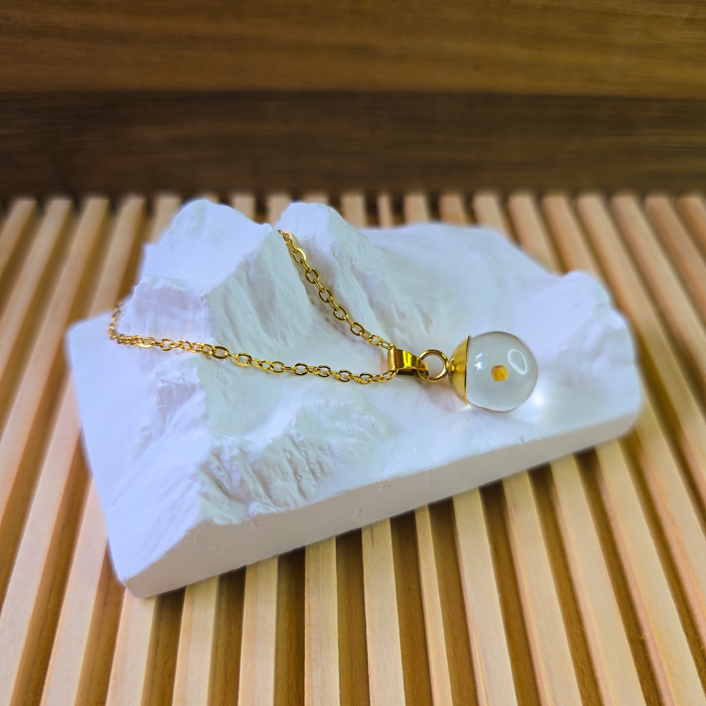 Mustard seed resin ball GOLD