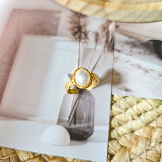 Elegant Pearl adjustable ring