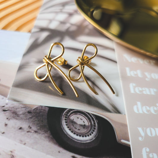 Bow stud Gold elegant