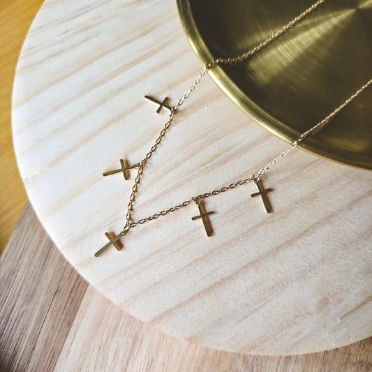 Cross pendant necklace