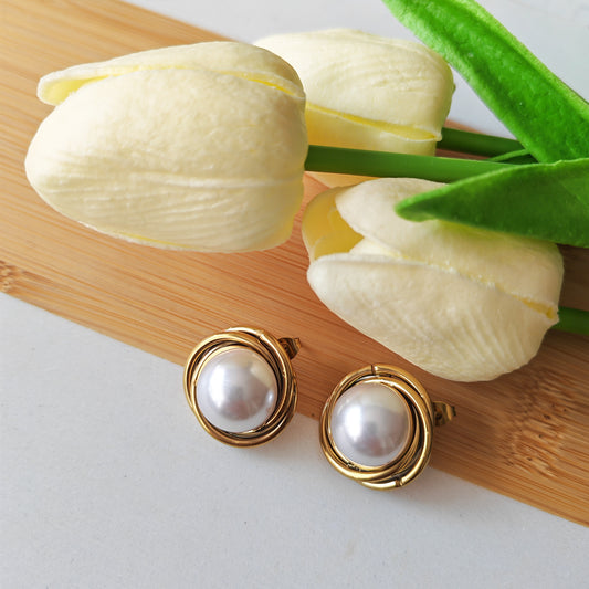 Large Pearl stud earrings
