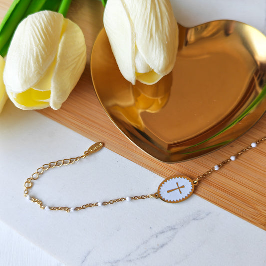Beaded white bracelet