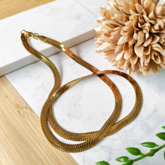 Herringbone gold necklace