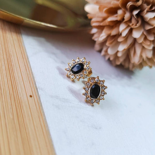 Flower black stone stud earrings
