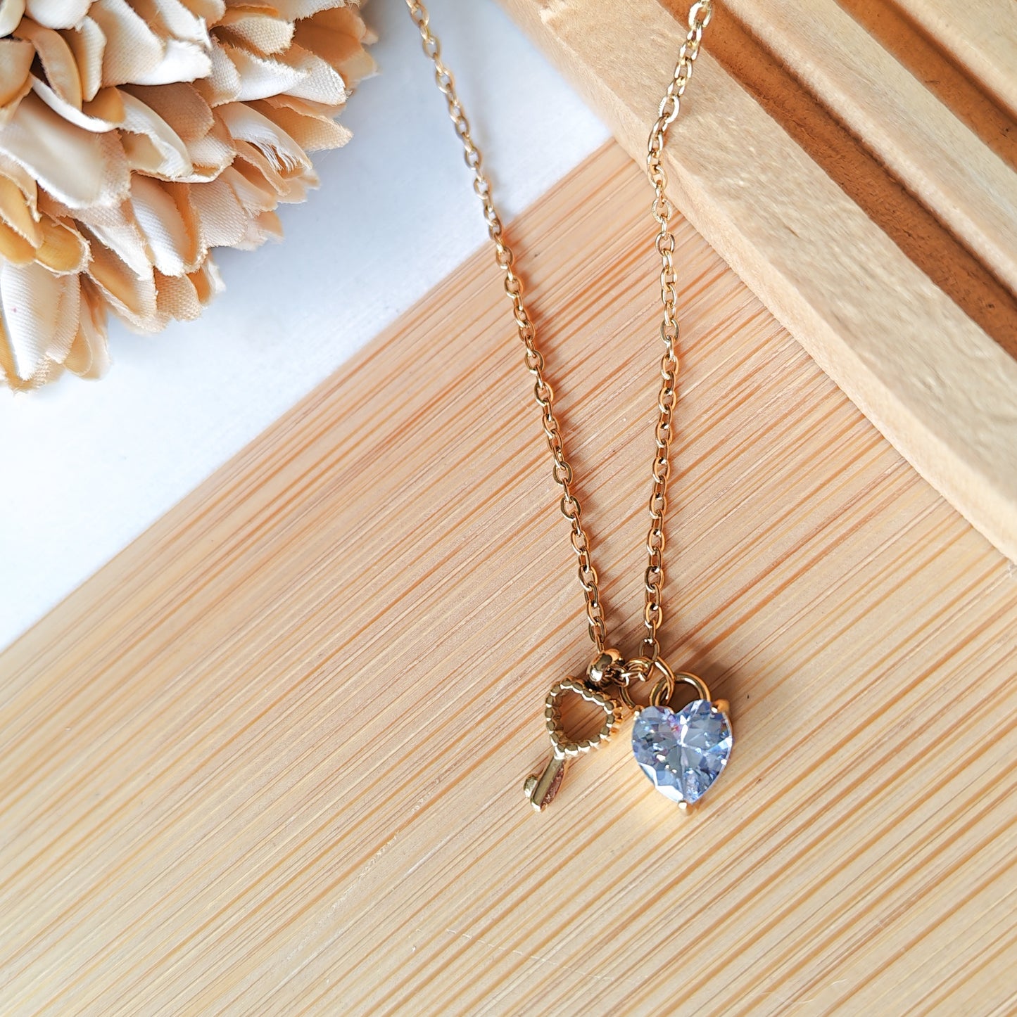 Small Heart / key pandant necklace