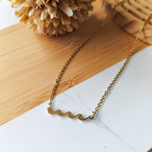 Waves pendant gold necklace